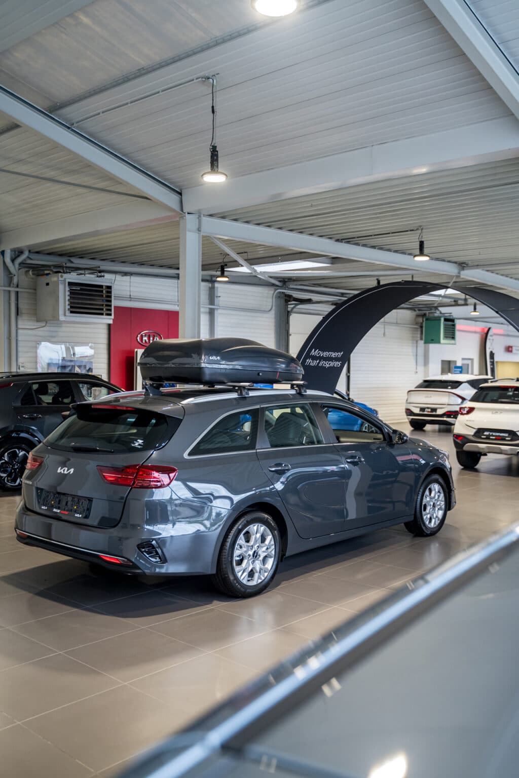 Kia Ceed SW, offrant une capacité de chargement impressionnante, idéale pour les familles et les aventuriers, disponible dans les garages Incar Motor à Liège, Ans, Seraing, Arlon, Houffalize, concessionnaire agréé Kia.