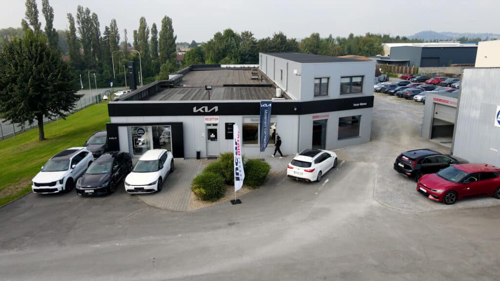 Vue du garage Incar Motor à Seraing, spécialisé dans l'entretien, la réparation et les services automobiles complets.