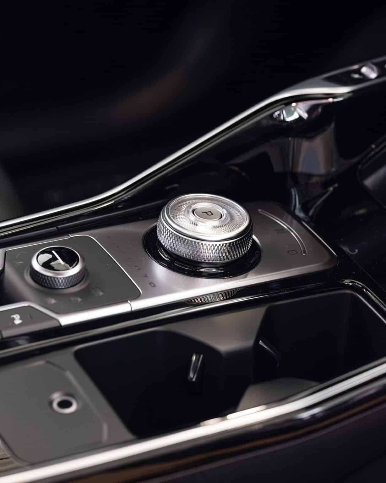 Vue intérieure d'une nouvelle Kia en vente dans le garage Incar Motor à Arlon