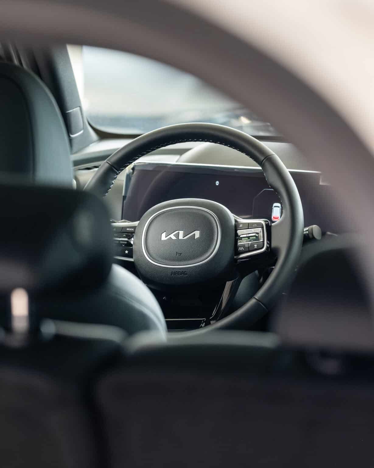 Vue intérieure d'une nouvelle Kia en vente dans le garage Incar Motor à Arlon