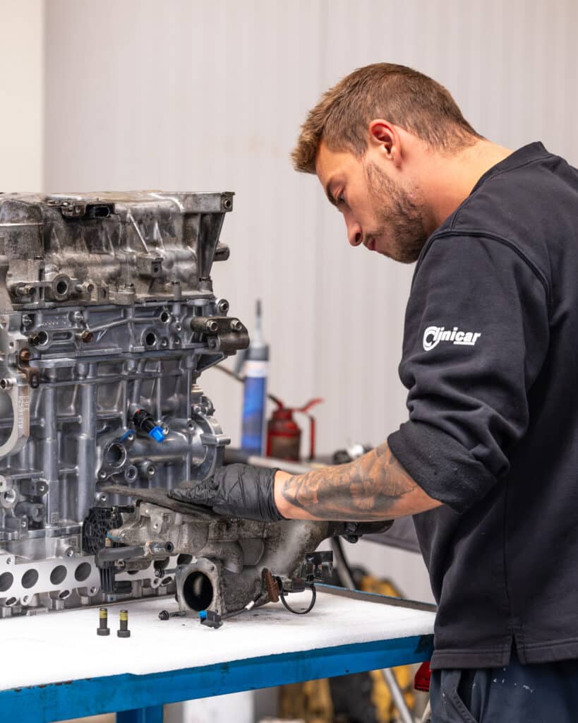 Offre d'emploi Mécanicien polyvalent pour le garage Incar Motor à Houffalize, expert en entretien et réparation de véhicules de toutes marques