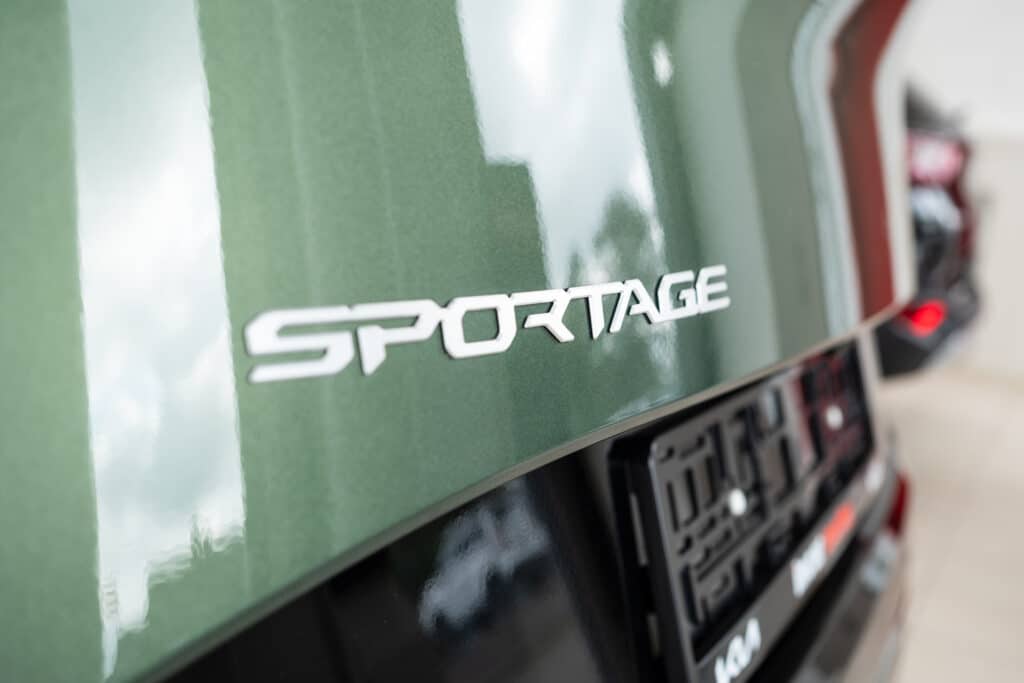 Carrosserie neuve de la Kia Sportage dans le garage Incar Motor à Arlon.